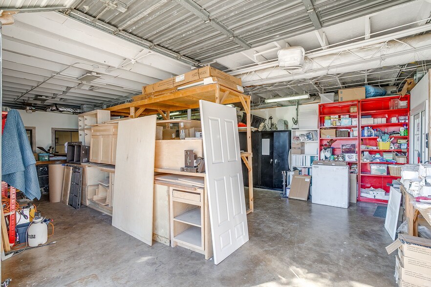 More Photos Of 5148 Vickery Loop E, Benbrook Light Manufacturing For Sale