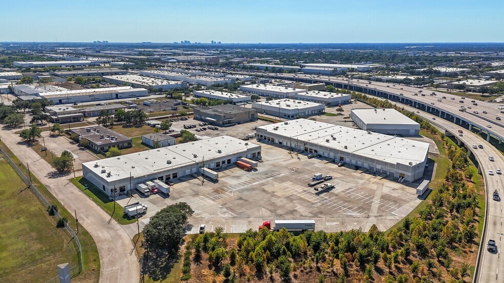 More Photos Of 7111 Perimeter Park Dr, Houston Unknown For Lease