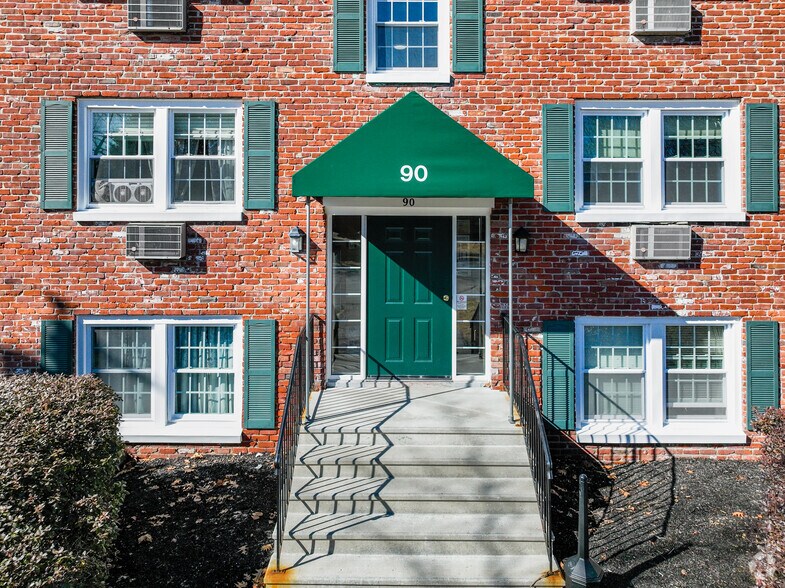 More Photos Of 90 Ridgewood Ln, Gardner Apartments For Sale