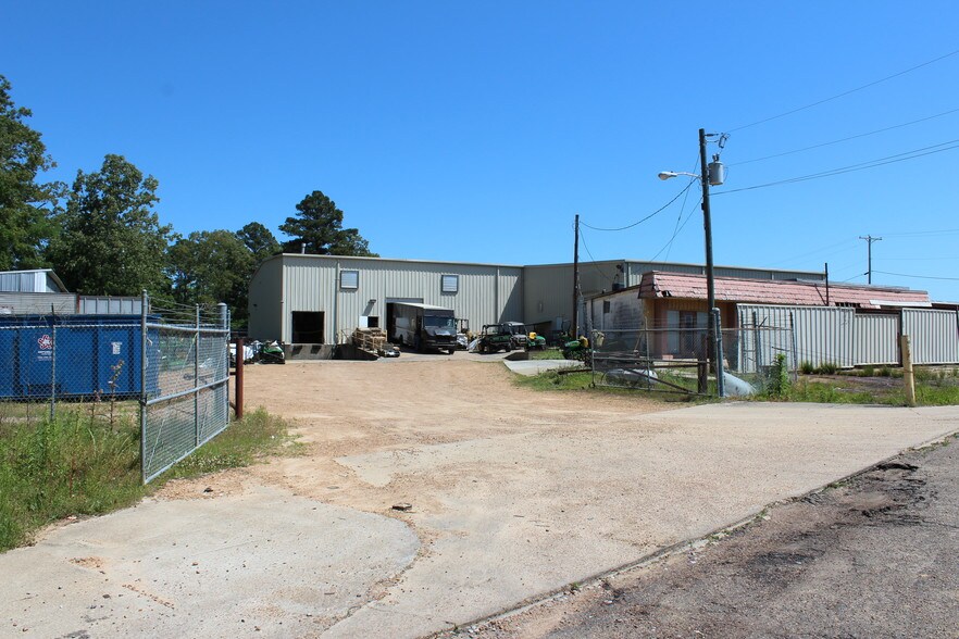 More Photos Of 3583 I 55 S, Jackson Warehouse For Sale