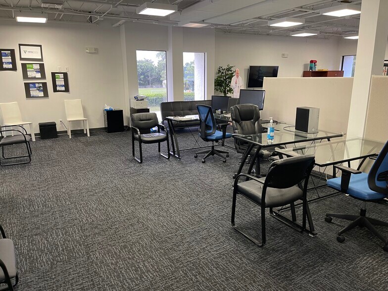 More Photos Of 1910 Park Meadows Dr, Fort Myers Medical For Sale