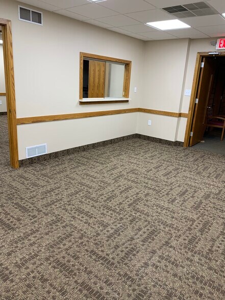 More Photos Of 2213 Shenango Valley Fwy, Hermitage Office For Lease