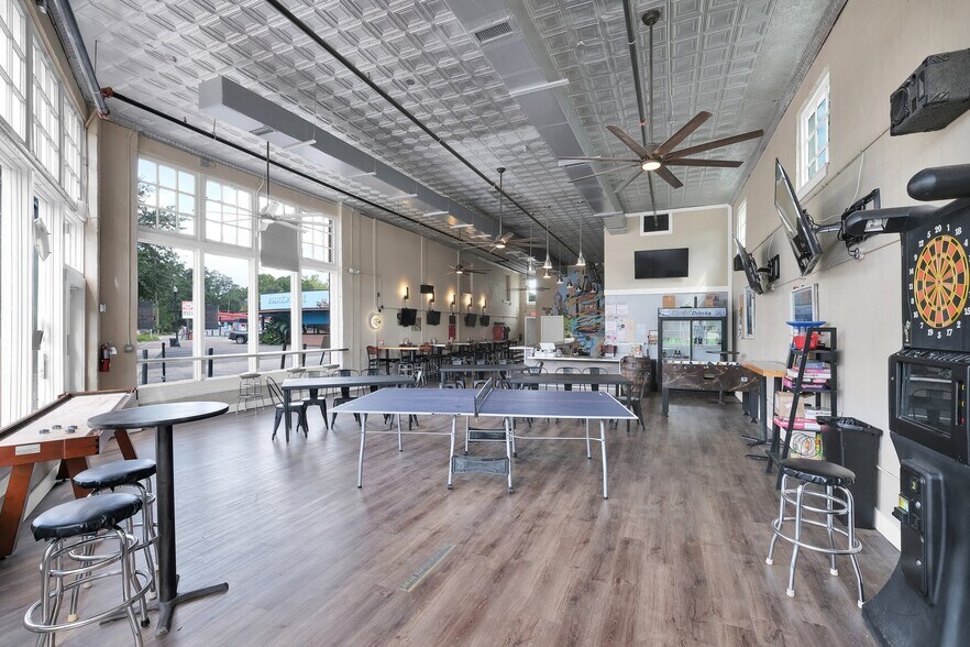 More Photos Of 2695 Post St, Jacksonville Freestanding For Sale