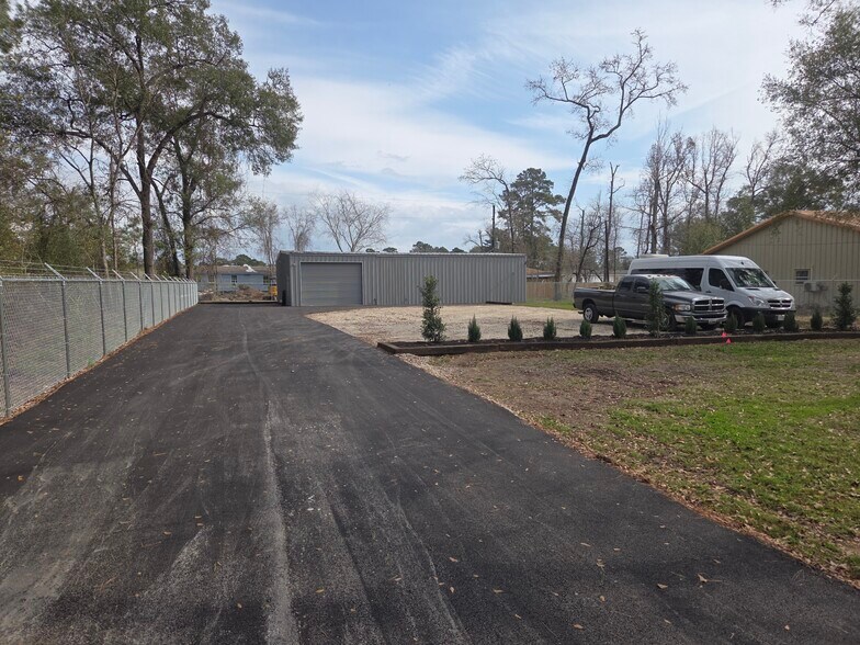 More Photos Of 33302 Sweetgum Ln, Magnolia Warehouse For Sale