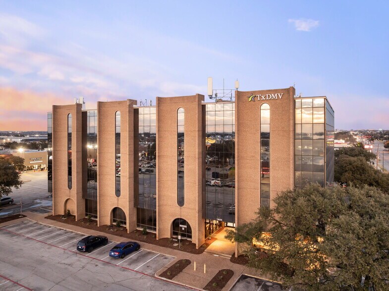 Primary Photo Of 1925 E Belt Line Rd, Carrollton Office For Lease