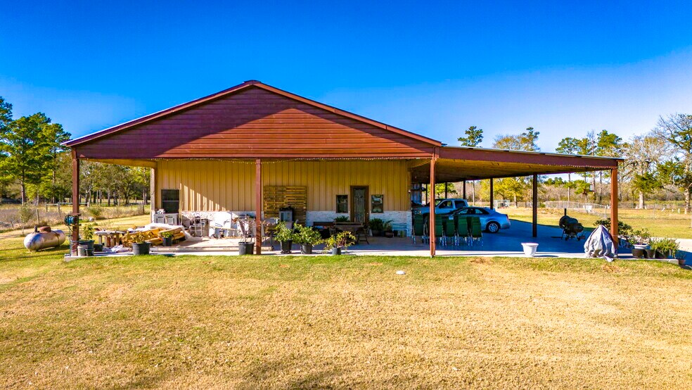 More Photos Of 3070 State Highway 19, Huntsville Specialty For Sale