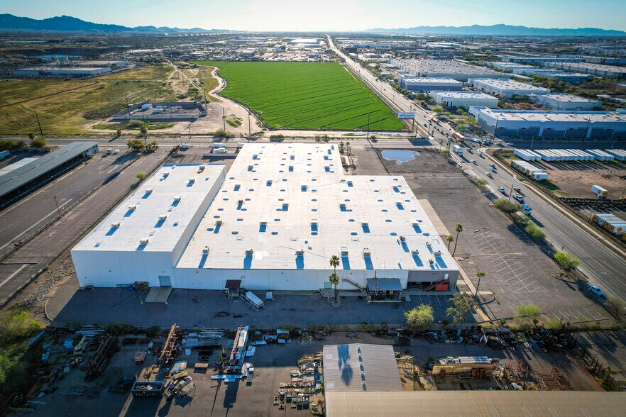 More Photos Of 4215 W Lower Buckeye Rd, Phoenix Warehouse For Lease