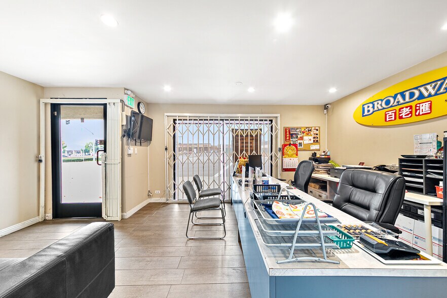 More Photos Of 5604-5608 Rosemead Blvd, Temple City Storefront Retail Residential For Sale