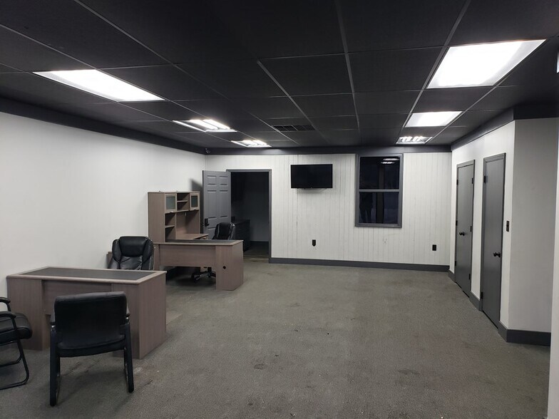 More Photos Of 1201 N Ashley St, Valdosta Auto Repair For Sale