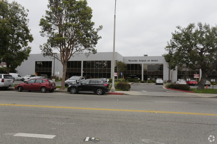 More Photos Of 1703-1741 Stewart St, Santa Monica Loft Creative Space For Lease