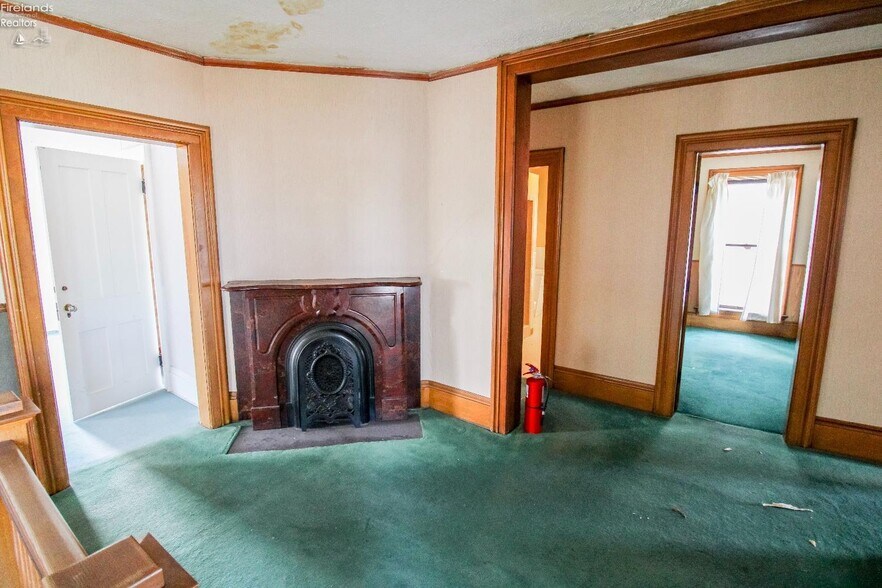 More Photos Of 516 W Washington St, Sandusky Office For Sale