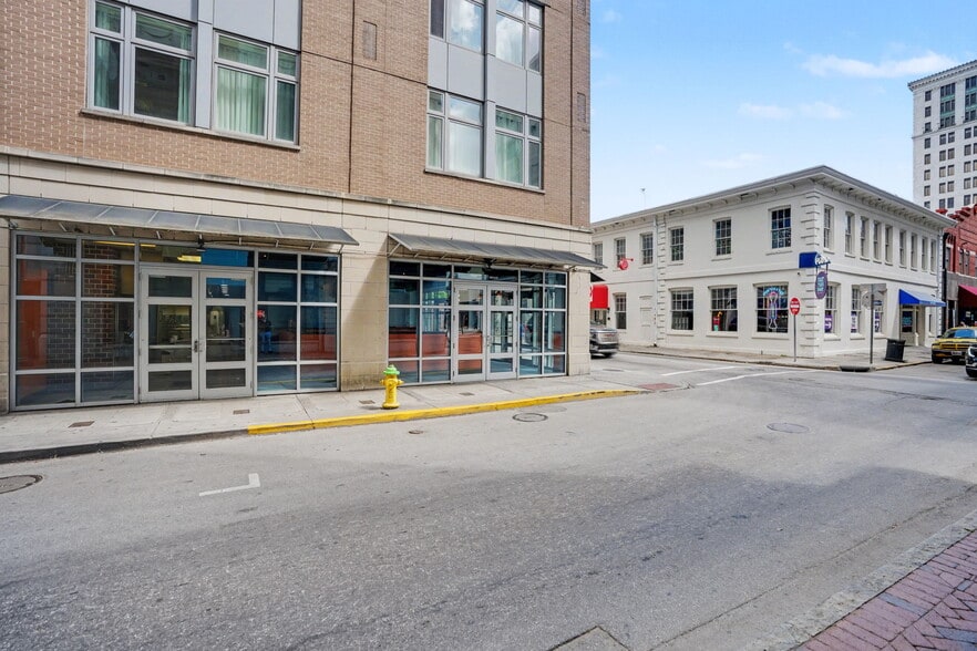 More Photos Of 110 W Bryan St, Savannah Freestanding For Lease