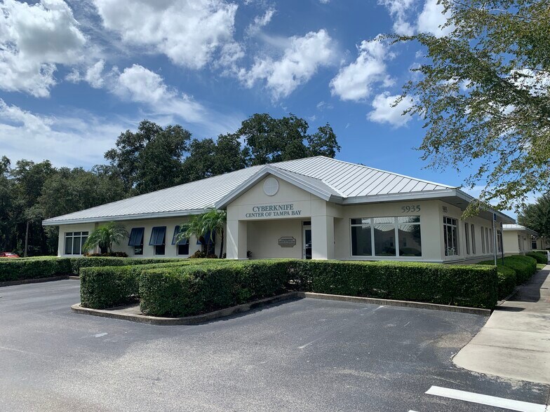 More Photos Of 5935 Webb Rd, Tampa Medical For Lease
