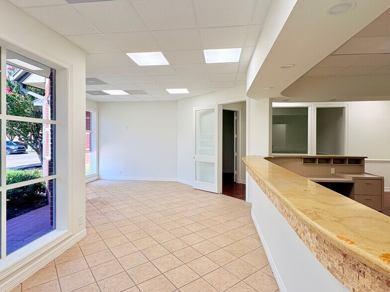 More Photos Of 3425 Hwy 6, Sugar Land Medical For Lease