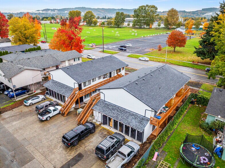 More Photos Of 947 7th Ave, Longview Apartments For Sale