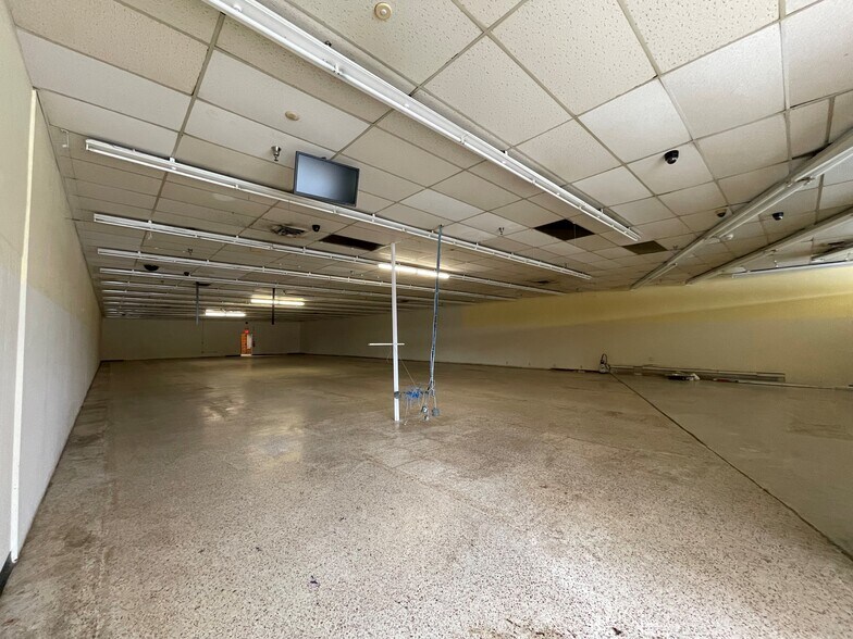 More Photos Of 820-858 Winston Rd, Lexington Unknown For Lease