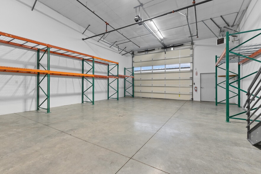 More Photos Of 1985 Alpine Way, Bellingham Warehouse For Sale