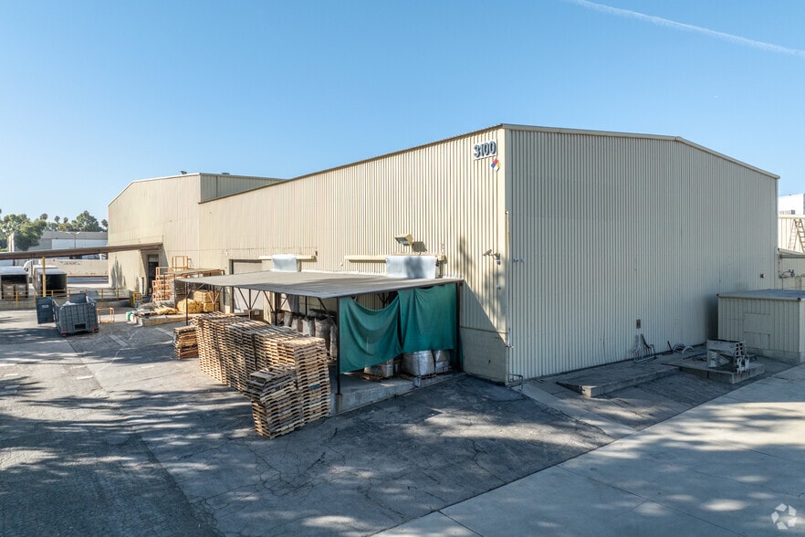 More Photos Of 3100 Jefferson St, Riverside Manufacturing For Lease