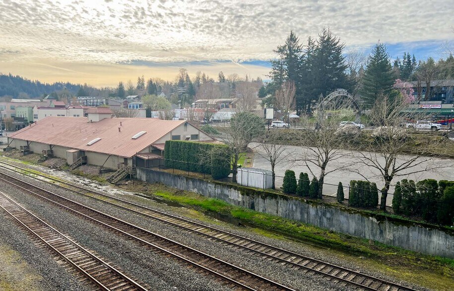 More Photos Of 201 W Historic Columbia River Hwy, Troutdale Freestanding For Sale