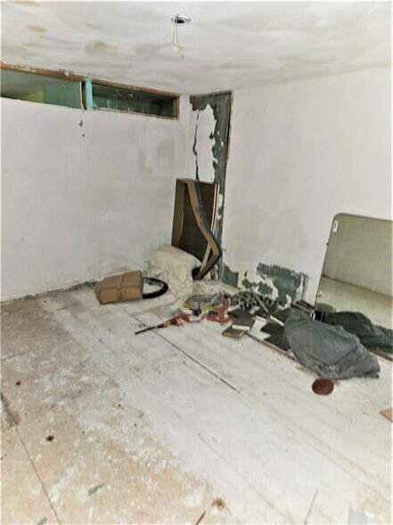 More Photos Of 6081 William Penn Hwy, Export Office For Sale