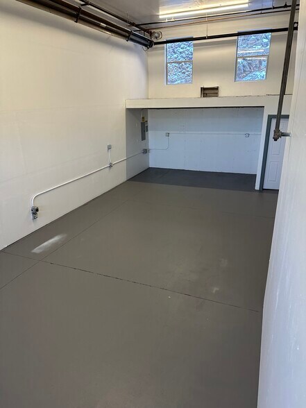 More Photos Of 29340 Industrial Way, Evergreen Warehouse For Lease
