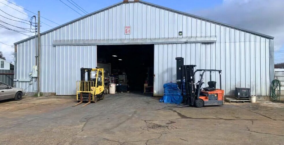 More Photos Of 901 Little York Rd, Houston Warehouse For Sale