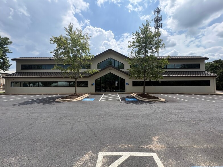 Primary Photo Of 2805 E Zion Rd, Fayetteville Medical For Lease