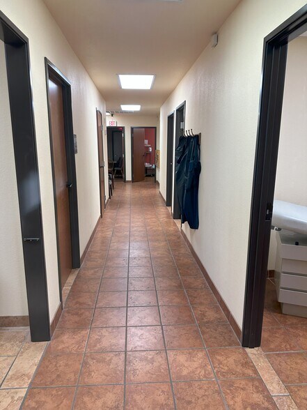 More Photos Of 7700 Cat Hollow Dr, Round Rock Medical For Lease
