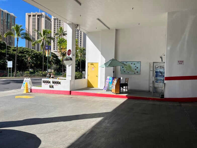 More Photos Of 1920 Ala Moana Blvd, Honolulu Hotel For Lease