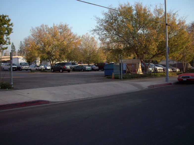 More Photos Of 10708 Vanowen St, North Hollywood Warehouse For Sale