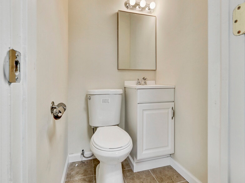 More Photos Of 1919 Deer Park Ave, Deer Park Office For Sale