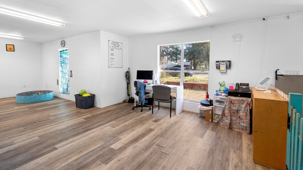 More Photos Of 4780 Live Oak Church Rd, Crestview Storefront Retail Office For Sale