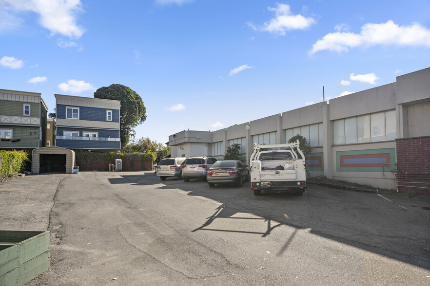 More Photos Of 5920 San Pablo Ave, Oakland Storefront For Lease