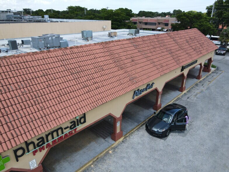 More Photos Of 12315-12389 Pembroke Rd, Pembroke Pines Unknown For Lease