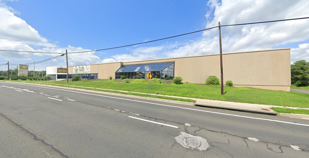 More Photos Of 3130 Solomons Island Rd, Edgewater Supermarket For Lease