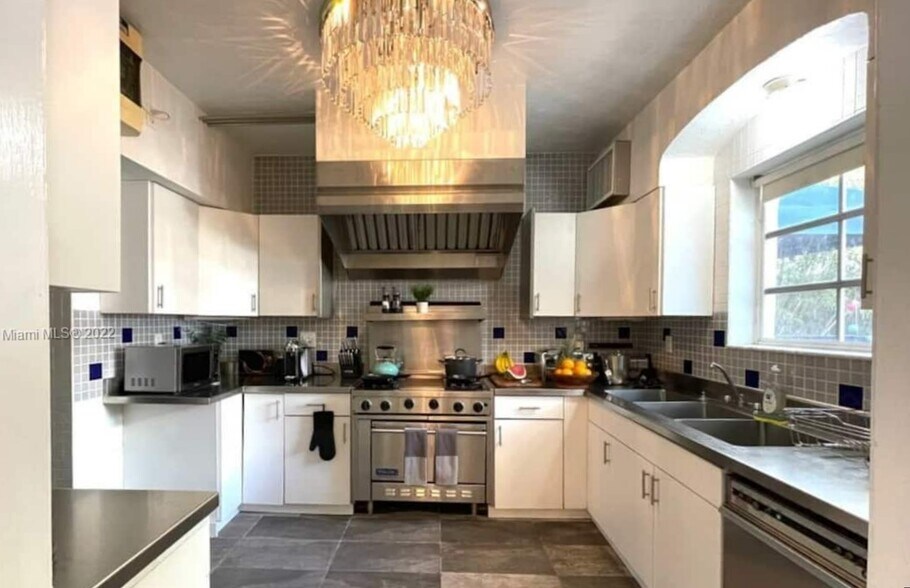 More Photos Of 1018 Jefferson Ave, Miami Beach Hospitality For Sale