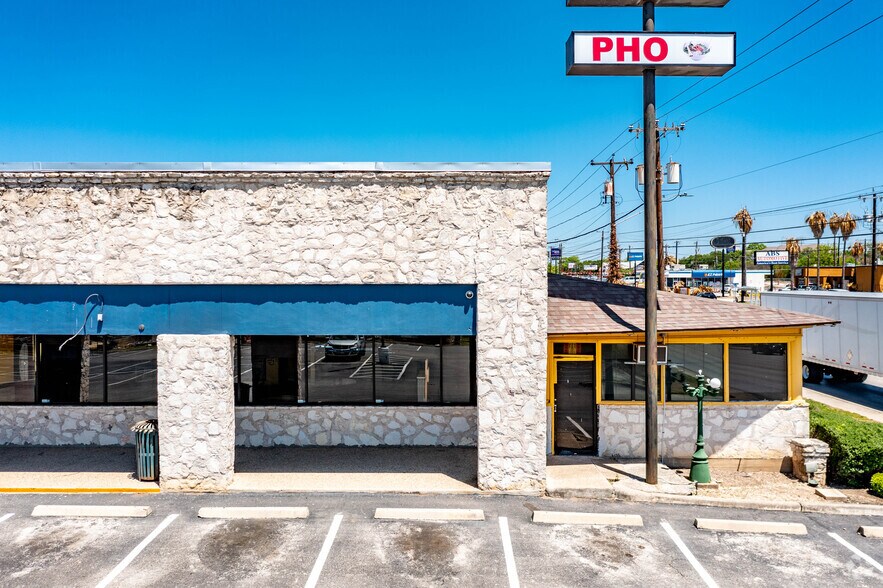 More Photos Of 9323 Perrin Beitel Rd, San Antonio Unknown For Lease