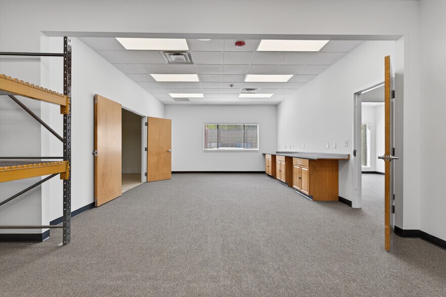 More Photos Of 2 Raymond Dr, Havertown Light Manufacturing For Lease