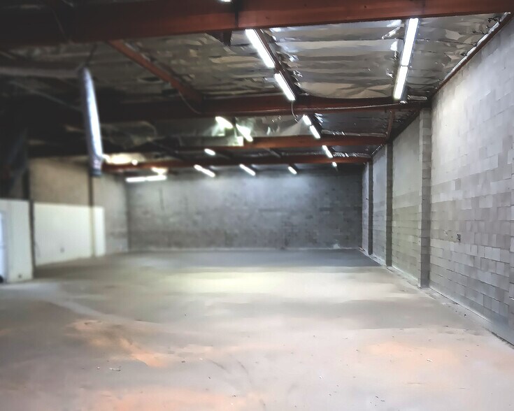 More Photos Of 1120 E 14th Pl, Los Angeles Warehouse For Sale