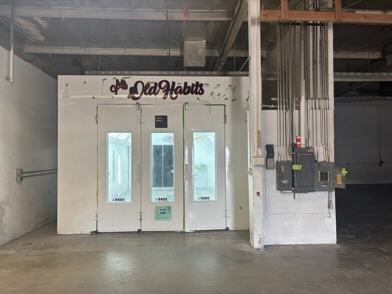 More Photos Of 515-517 W Imperial Hwy, La Habra Warehouse For Lease