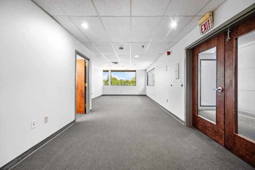 More Photos Of 55 Accord Park Dr, Rockland Office For Sale