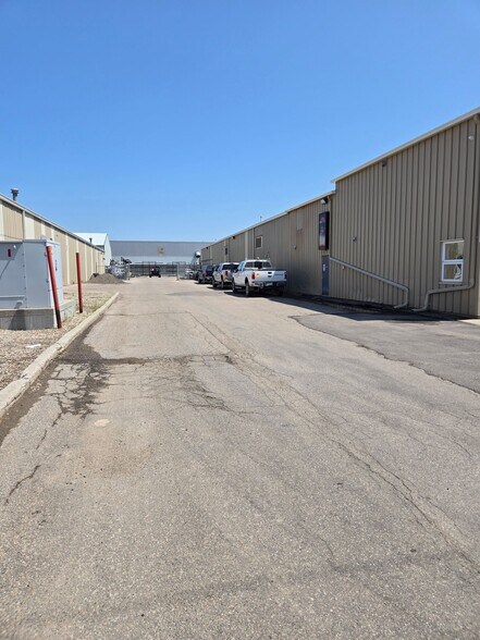 More Photos Of 435 Maxwell Cres, Regina Light Distribution For Sale