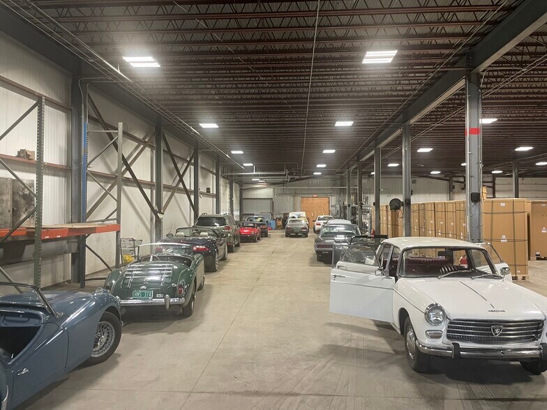 More Photos Of 74 Avenue B Ave, Williston Industrial For Lease