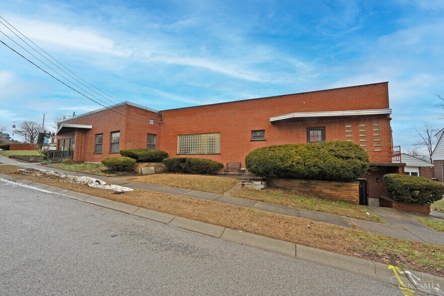 More Photos Of 910 Barry Ln, Cincinnati Medical For Lease