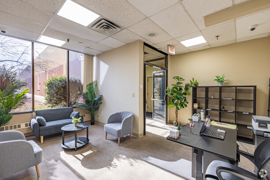 More Photos Of 101 Cottontail Ln, Somerset Warehouse For Lease