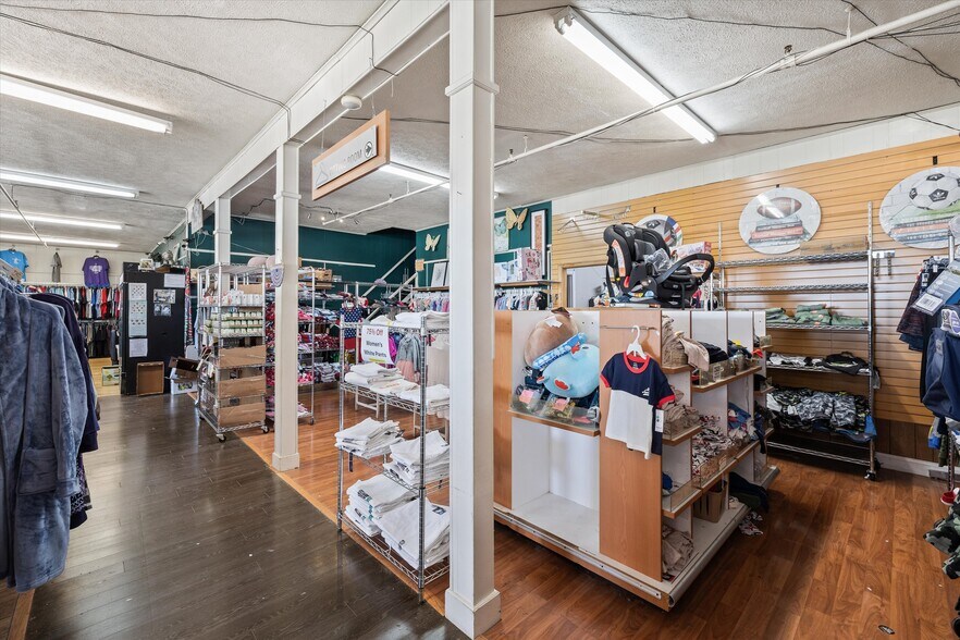 More Photos Of 5307 Main St, Stephens City General Retail For Sale