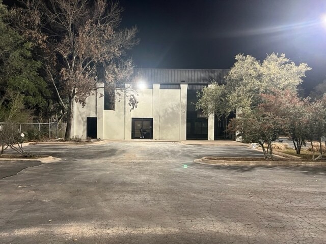 More Photos Of 11855 Research Blvd, Austin General Retail For Sale
