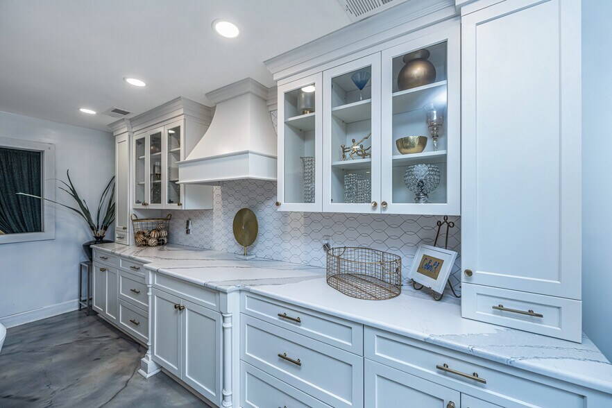 More Photos Of 622 Old Trolley Rd, Summerville Storefront For Sale