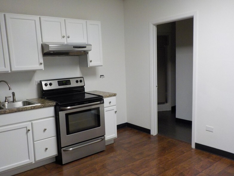 More Photos Of 3700 N 10th St, McAllen Office For Lease