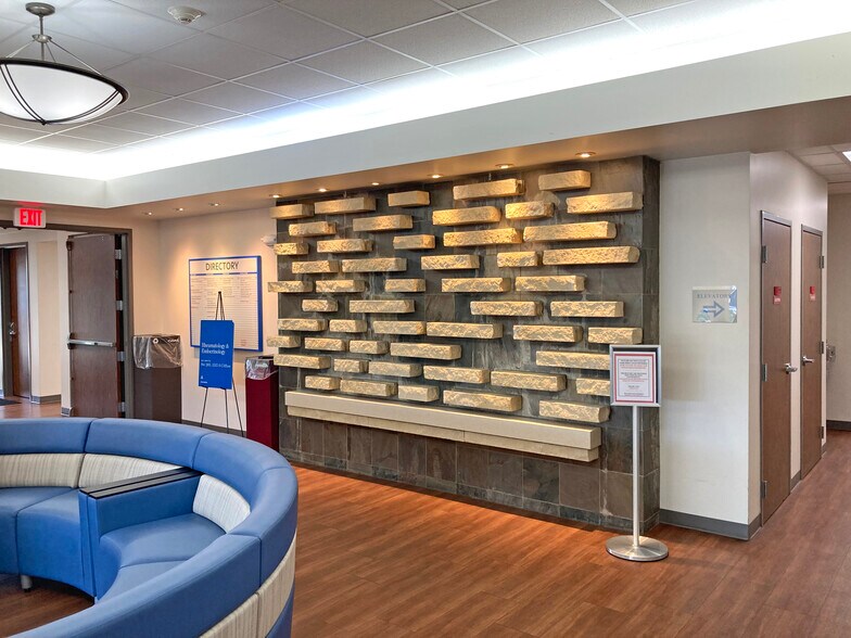 More Photos Of 1515 S Clifton Ave, Wichita Medical For Lease